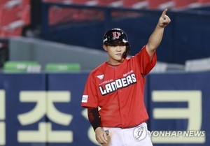 SSG 랜더스 <b>김찬형</b>, 28세에 현역 <b>은퇴</b>…"<b>선수</b> 의사 존중"